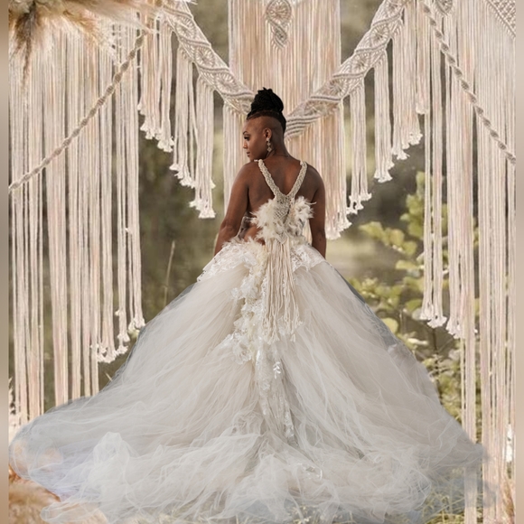 Sample Gown Only "ALYSHA" Powder Ivory & Blue Boho Wedding Ballgown Set - Picture 5 of 8